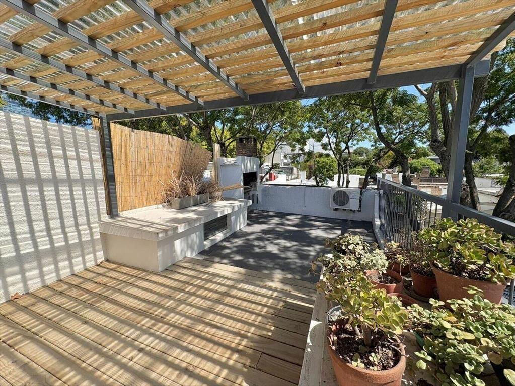 VENTA CASA POCITOS 3 DORM - 2 BAÑOS - AZOTEA C/PARRILLERO