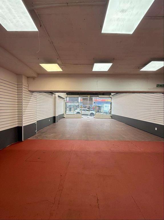 ALQUILER Local comercial de 2000m2 en Goes
