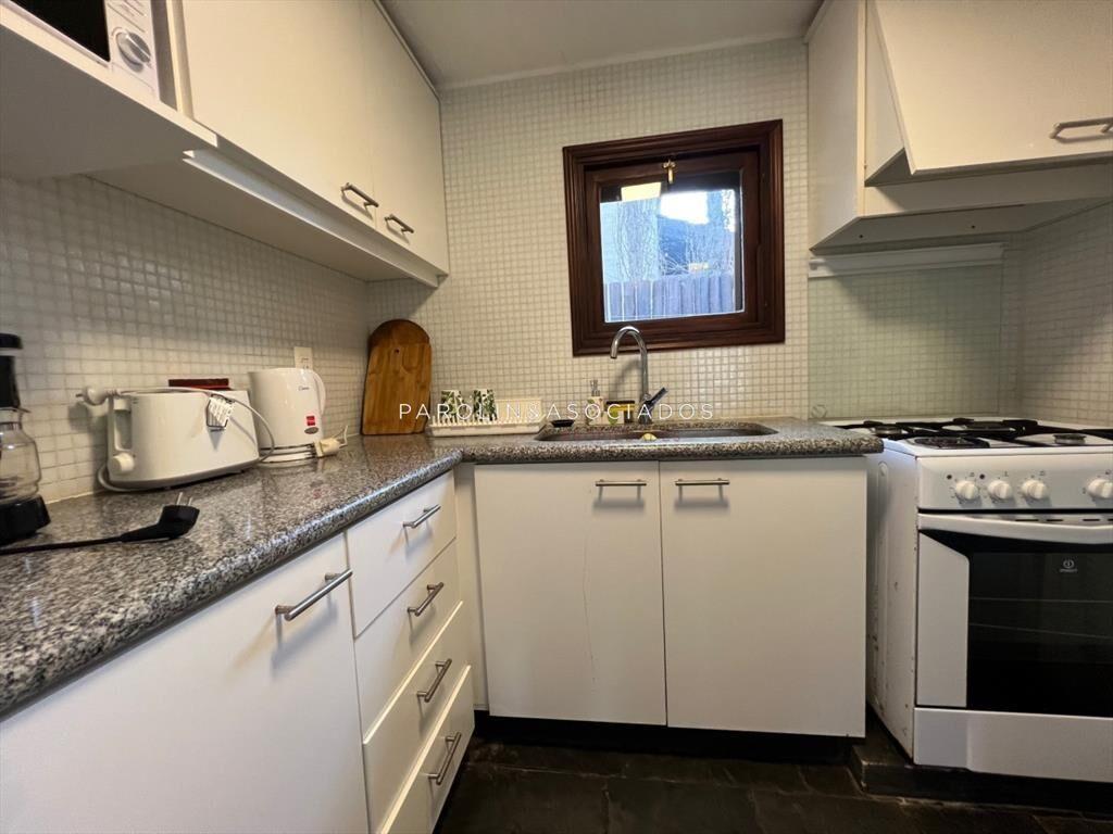 Casa en alquiler de 2 dormitorios en barrio privado Parque