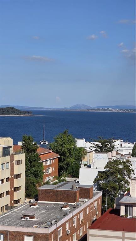 Venta de hermoso Apartamento con garaje Península