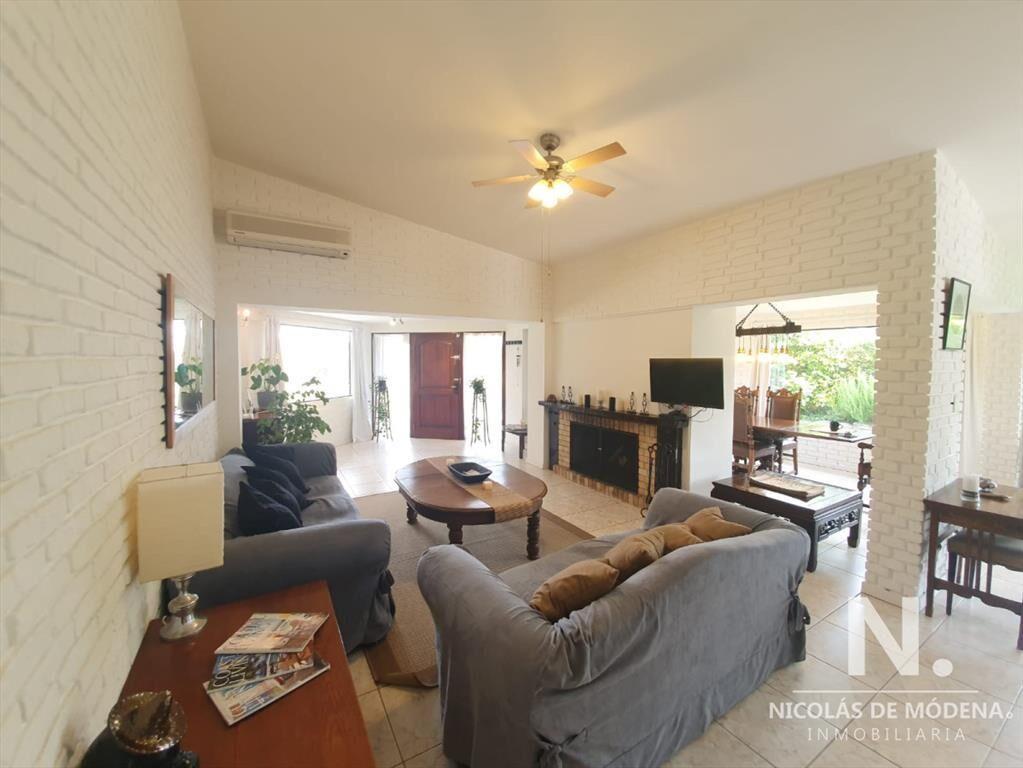 Casa en Alquiler Anual, Pinares a pasos del mar, Punta del
