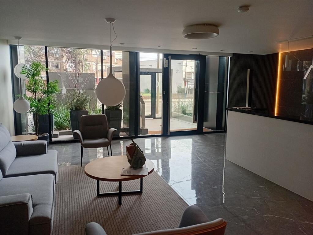 APARTAMWENTO DE 1 DORMITORIO EN EDIFICIO QUE SE DESTACA POR