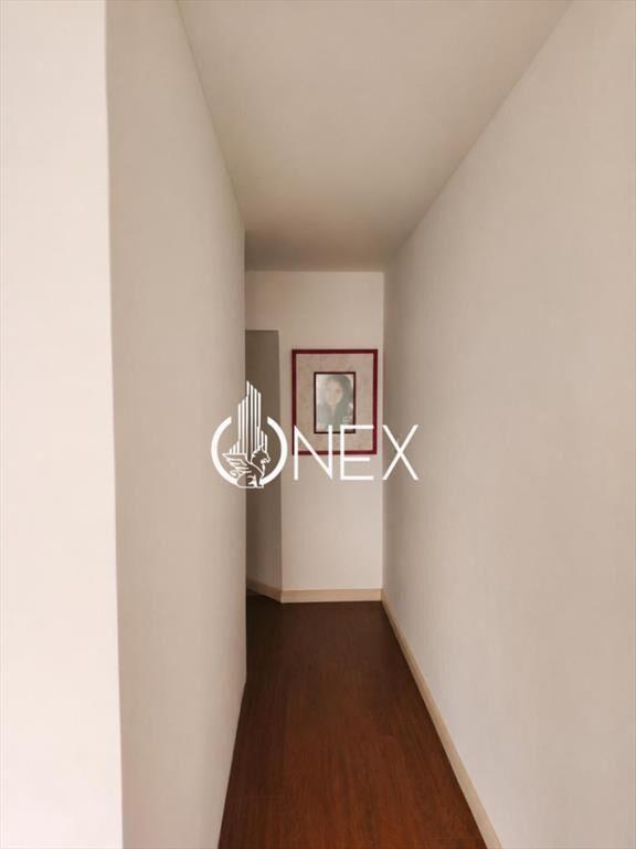 Venta monoambiente con dormitorio definido en primera líne