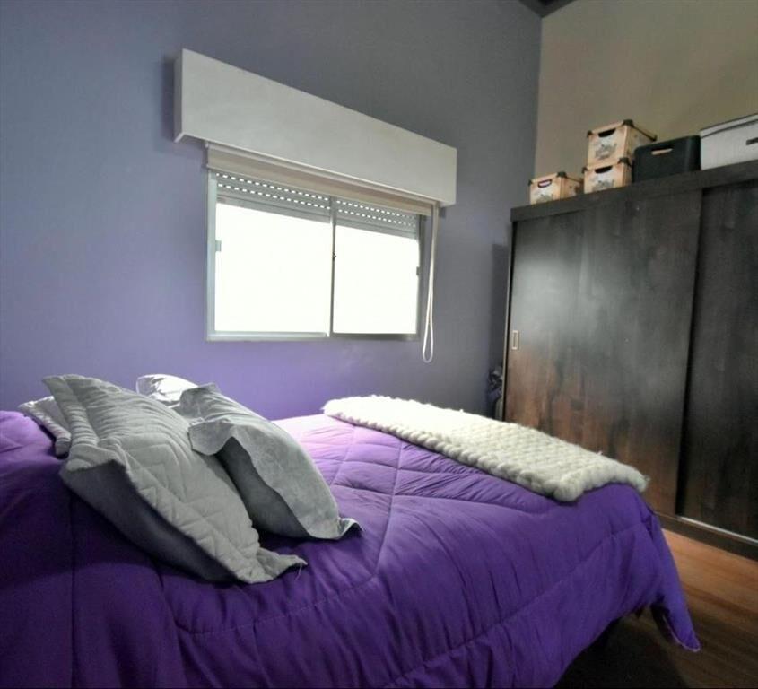 CASA 3 DORMITORIOS, 2 BAÑOS Y FONDO. ZONA COMERCIAL