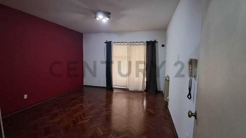 Venta/OFICINA,CONSULTORIO/ Próximo IMM/ a metros de 18 de...