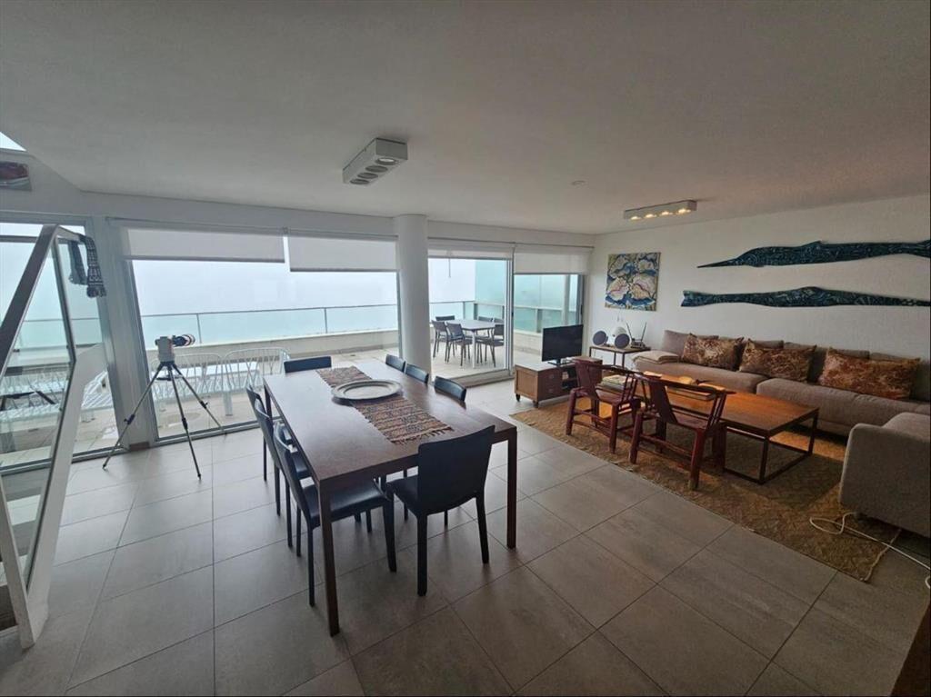 Alquiler anual y temporada apartamento 4 dormitorios Punta