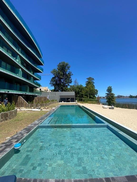 LOFT PISO ALTO SOBRE AV. DE LAS AMÉRICAS