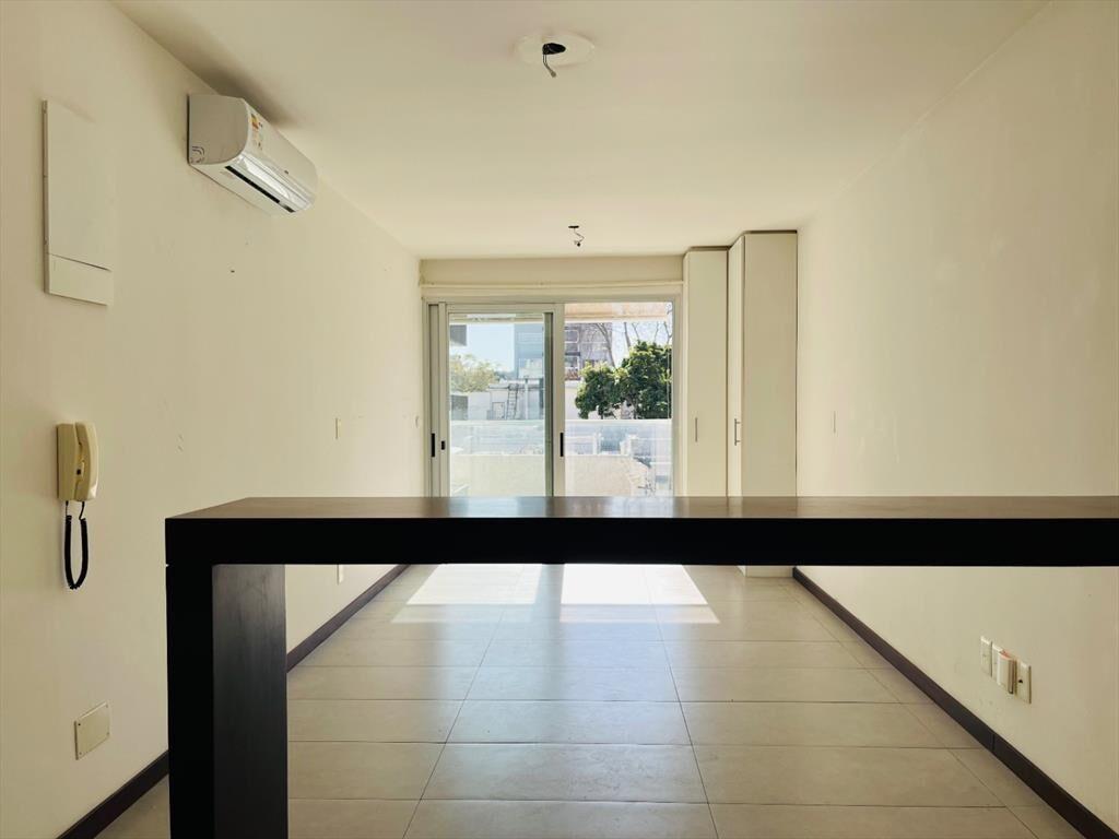 Apartamento en Alquiler en Buceo Monoambiente Semi Equipado