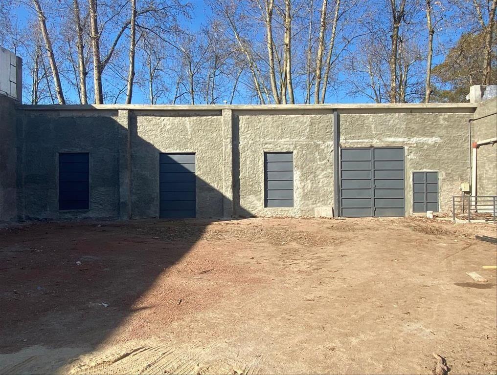 Excelente ubicación: predio de 880 m2 y (adicional) galpón.