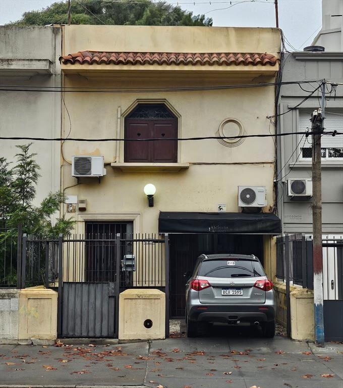 Alquiler de casa para empresa en Parque Batlle. Sobre Av. I