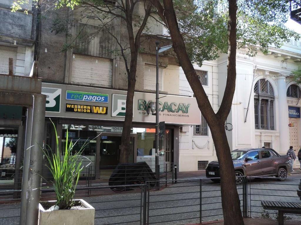 Apto en pleno centro con características de casa