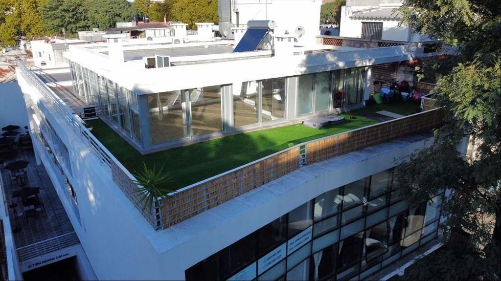 VENTA DE OFICINA SOBRE BV ARTIGAS 156 M2 CON 3 GARAJES