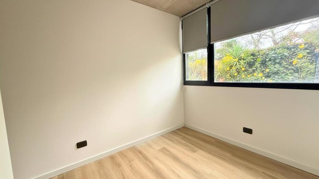 Venta apartamento a estrenar, 2 dormitorios con jardín priv
