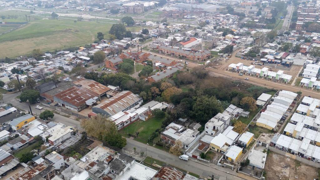 Venta Terreno 3.686 m2 con 2 Casas, Unión