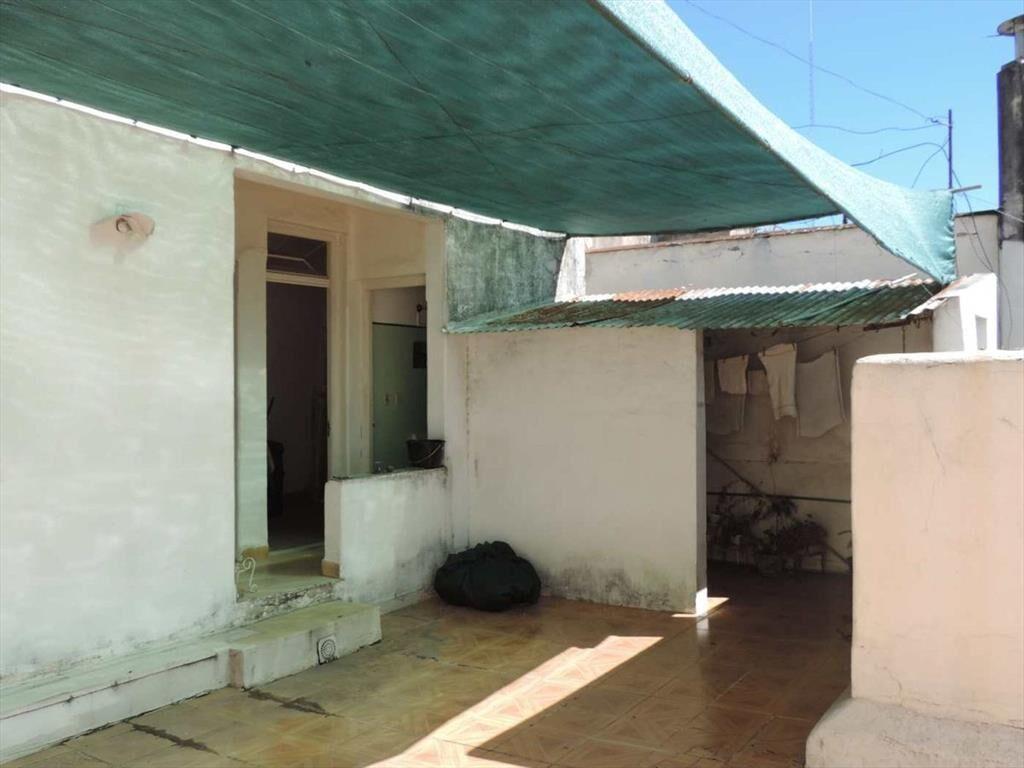 Apto en pleno centro con características de casa