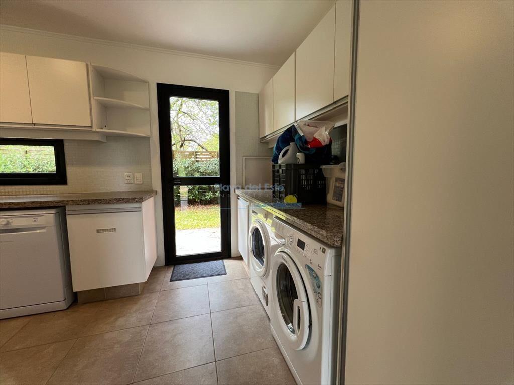 Alquiler anual y venta casa 2 dormitorios en