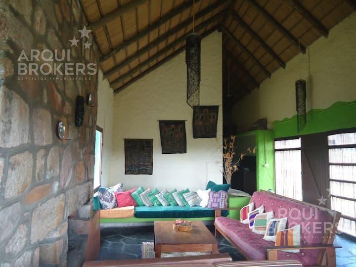 Casa de 4 dormitorios en venta en  Villa Serrana
