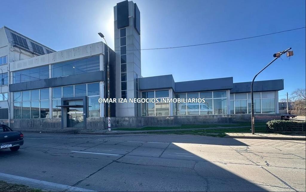 Alquiler local comercial showroom automotoras, gym, clinica