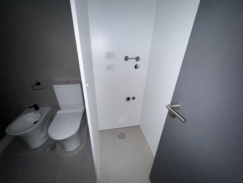 APARTAMWENTO DE 1 DORMITORIO EN EDIFICIO QUE SE DESTACA POR