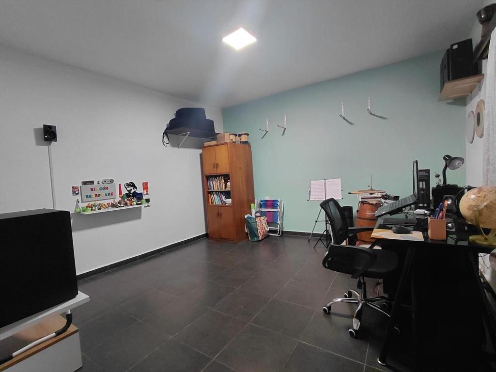 VENTA APARTAMENTO DOS DORMITORIOS EN CERRITO CON PATIO Y PA