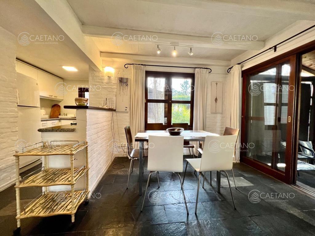 CASA EN ALQUILER 2 DORMITORIOS BARRIO PRIVADO PARQUE PINARE