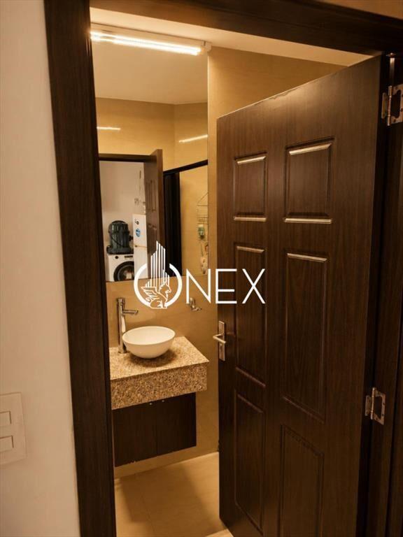 Venta monoambiente con dormitorio definido en primera líne