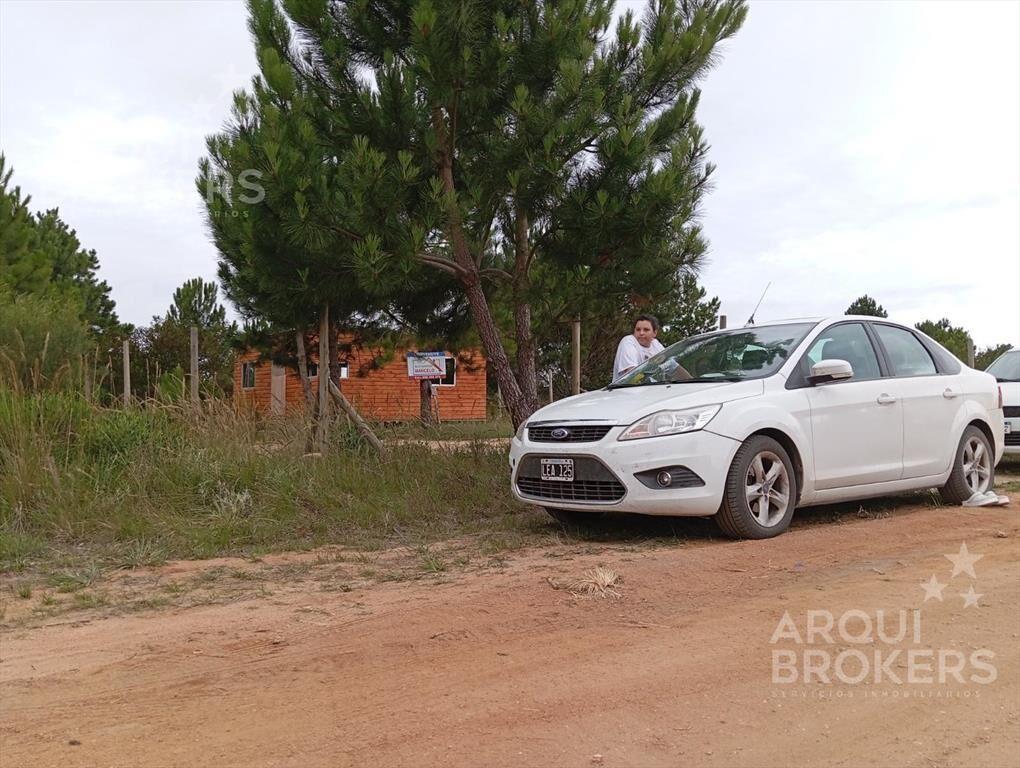 Terreno en venta en Punta del Diablo Rocha con cabaña