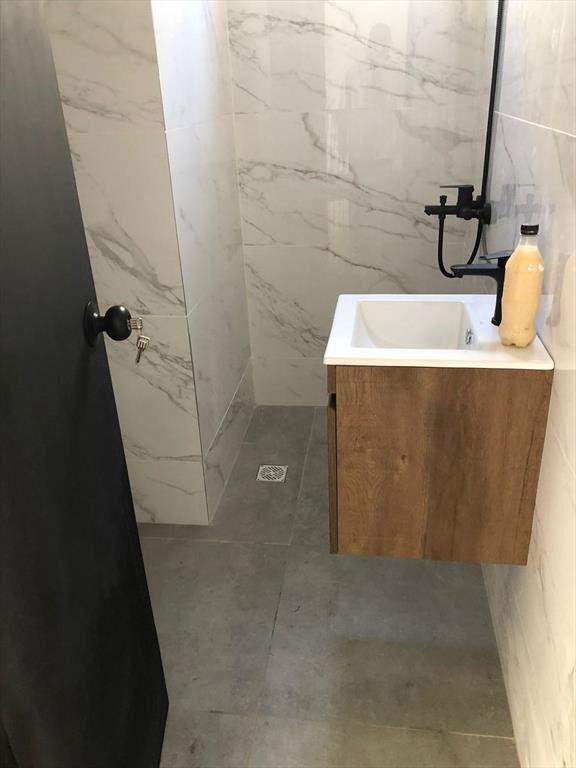 Casa en venta 3 dormitorios, 2 baños, Piscina, Lagomar sur