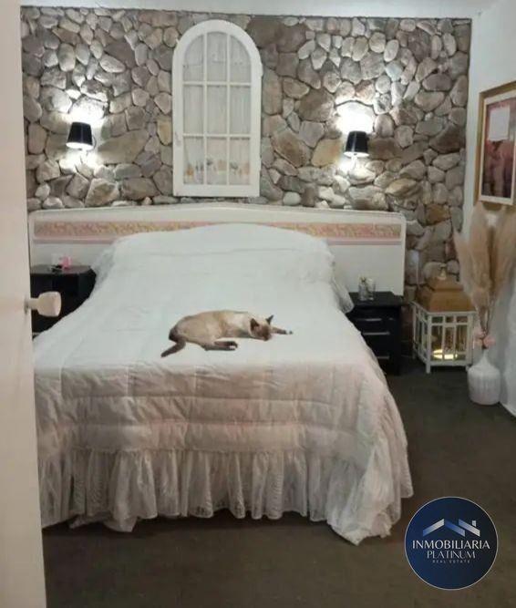Venta de casa con 3 dormitorios y c/ cochera en Pajas Bl...