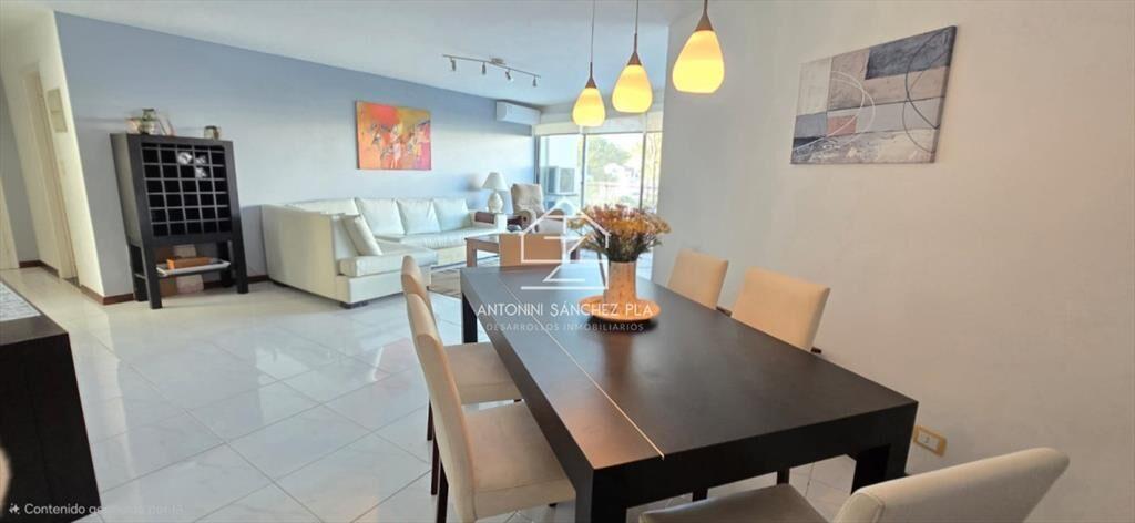 Apartamento 3 dormitorios frente al mar