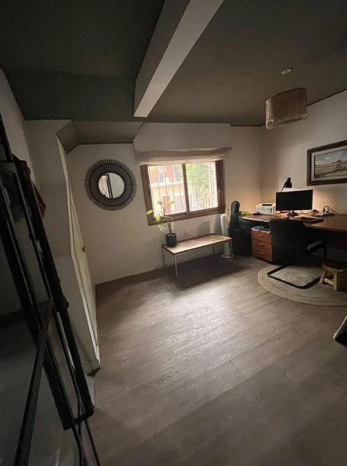 VENDE CASA 4DORMITORIOS 3BAÑOS POCITOS NUEVO 1COCHERA 1PATIO