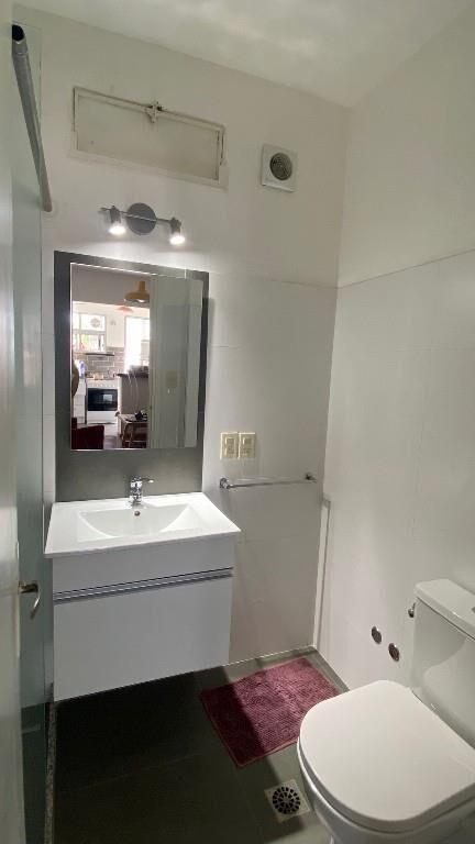 1DORM. A/A. WIFI.TZA. C/PARRILLERO.LAVAD.U$S850.T- 099633972