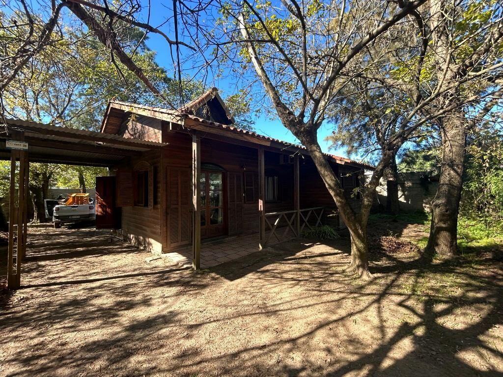 Casa 3 dormitorios con gran fondo en CIUDAD DE LA COSTA