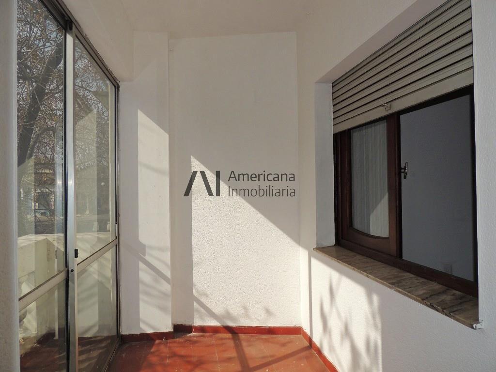 Apto. Tipo Casa | Dos Dormitorios | Sólida Construcción.