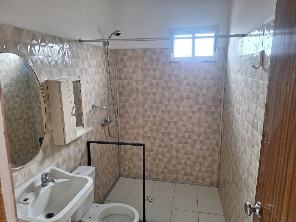 ALQ 2 DOR, COCINA-COMEDOR Y BAÑO.ENTRADA PARA COCHE.