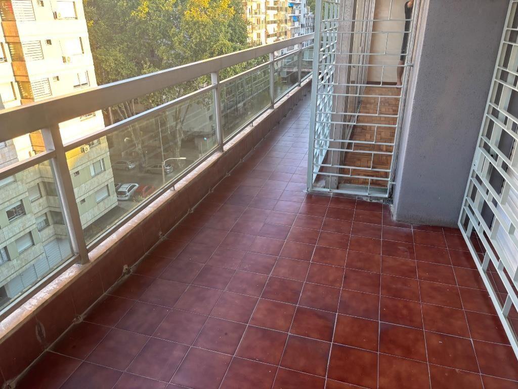 ALQUILO APARTAMENTO,3 Dorm,3 Ban, Servicio A METROS DEL MAR!