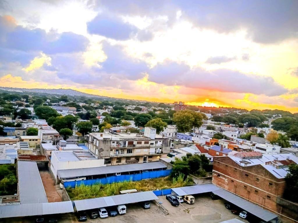 VENTA APARTAMENTO 3 DORMITORIOS PISO ALTO PASO MOLINO