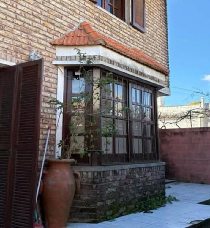 Alquila Casa  Avenida Playa esq Portezuelo 3 dormitos