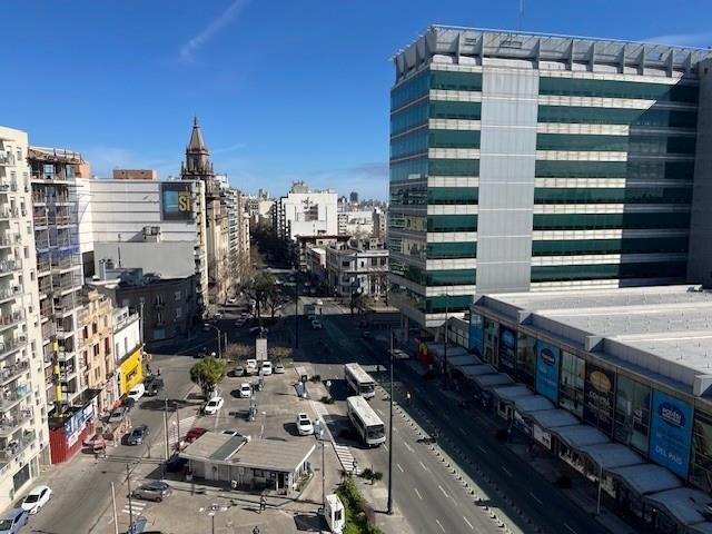 Torre Uruguay. Piso alto. Reciclada!