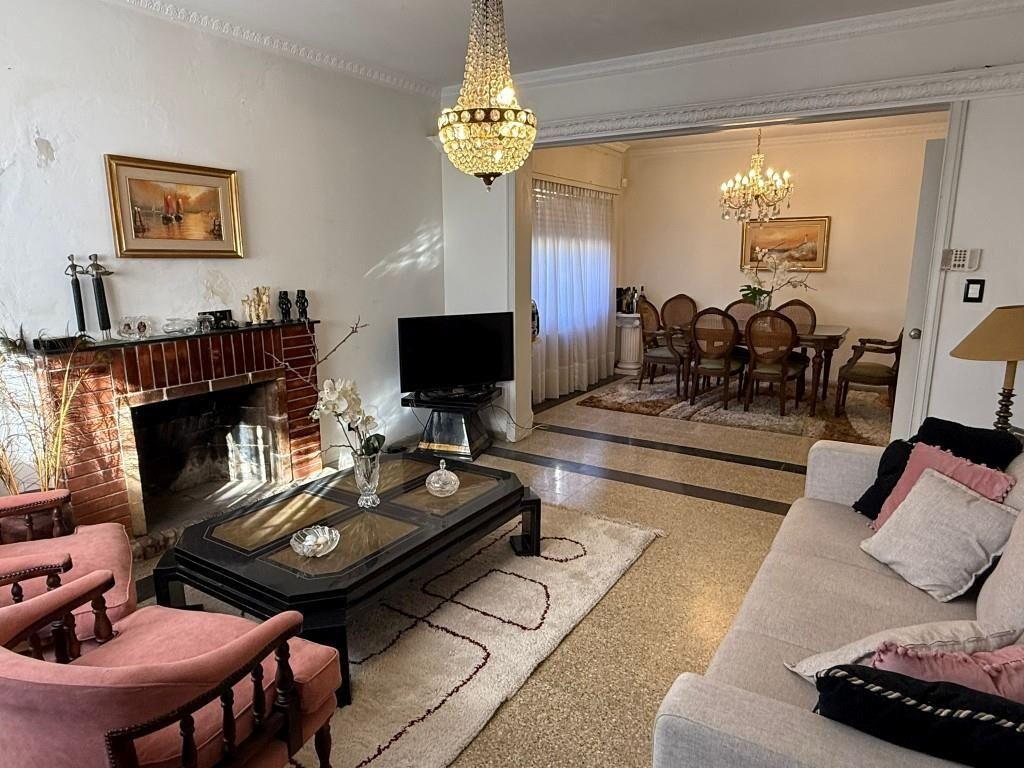 EXCELENTE CASA CON TODAS LAS COMODIDADES !!