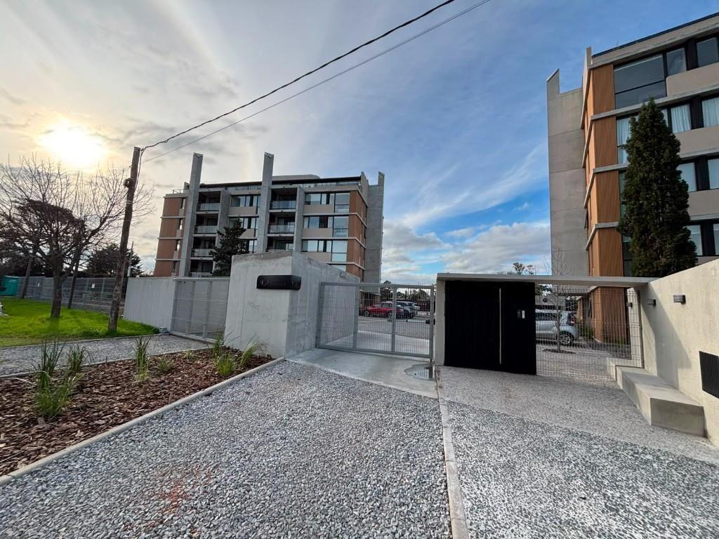 IDEAL A ESTRENAR APTO 2 DORM Y COCHERA