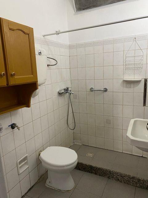 AMPLIO APARTAMENTO DE UN DORMITORIO (FRENTE A T. INGLESA)