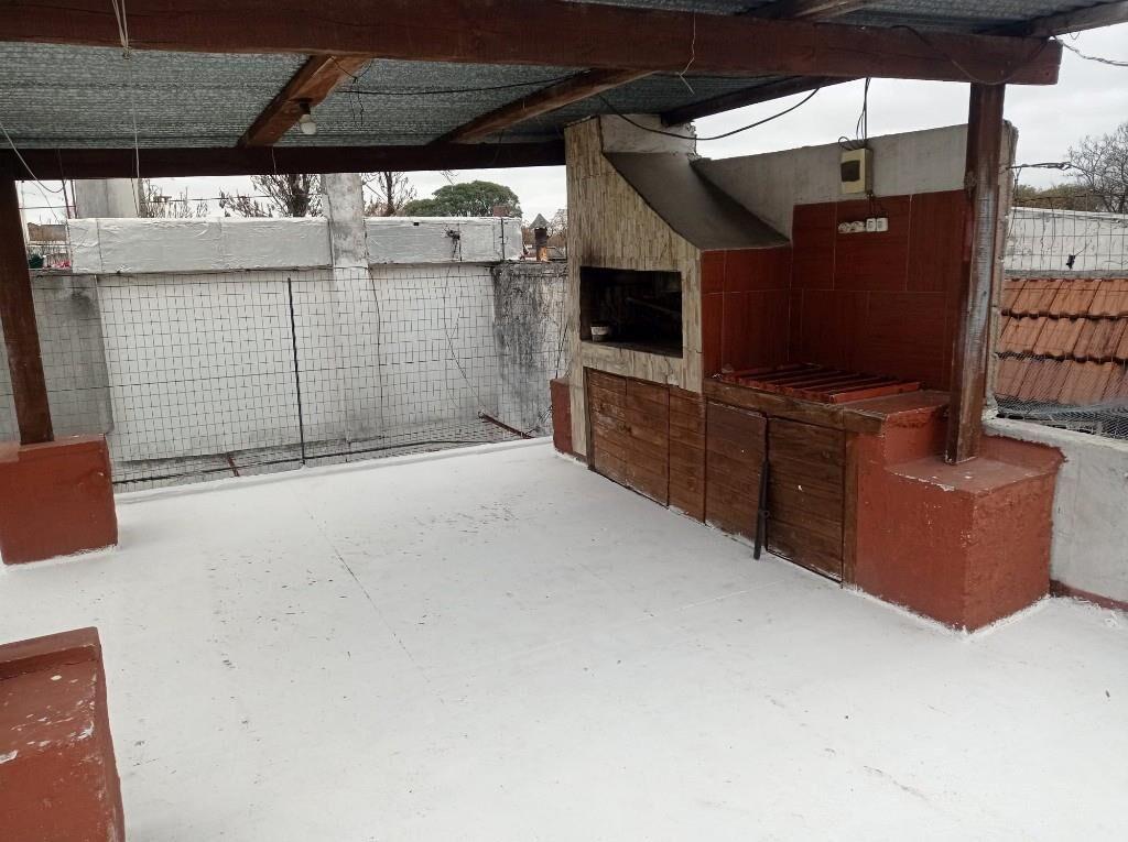 IMPERIAL VENDE.... APTO P.BAJA 2 DORM Y TERRAZA C/PARRILLERO