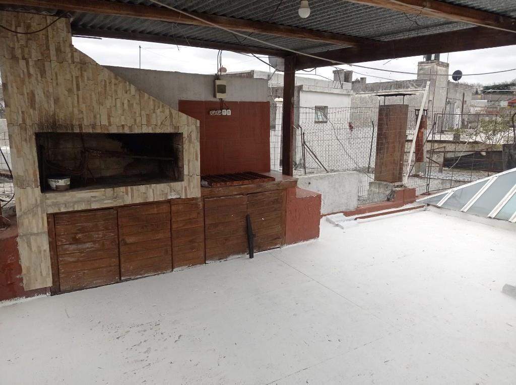 IMPERIAL VENDE.... APTO P.BAJA 2 DORM Y TERRAZA C/PARRILLERO