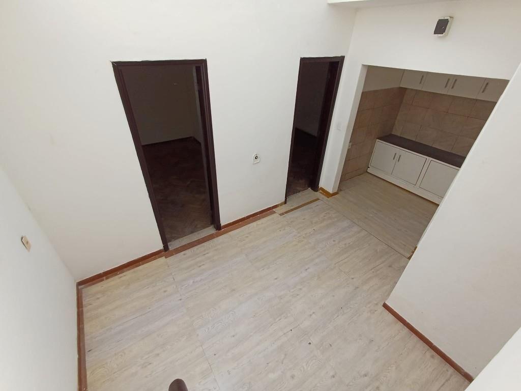 ALQ 2 DORM Y ALTILLO c/AZOTEA.