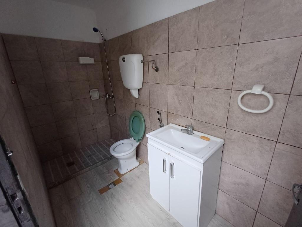 ALQ 2 DORM Y ALTILLO c/AZOTEA.