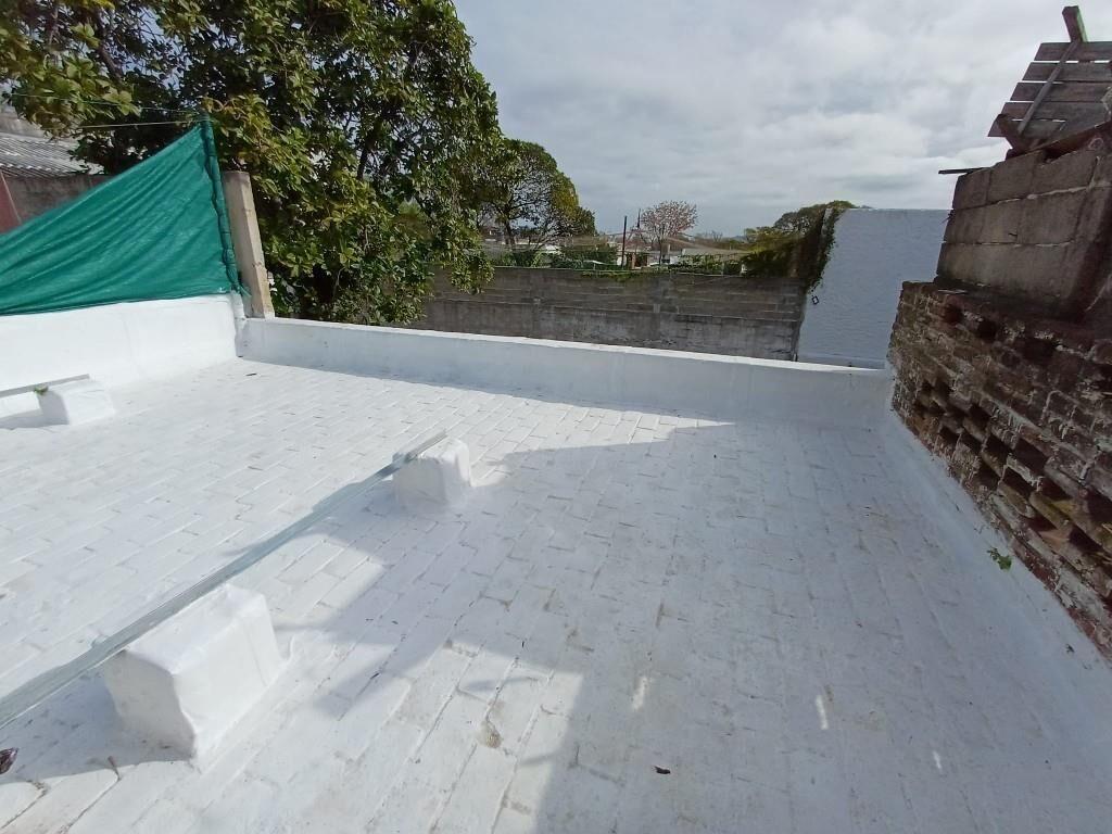 ALQ 2 DORM Y ALTILLO c/AZOTEA.