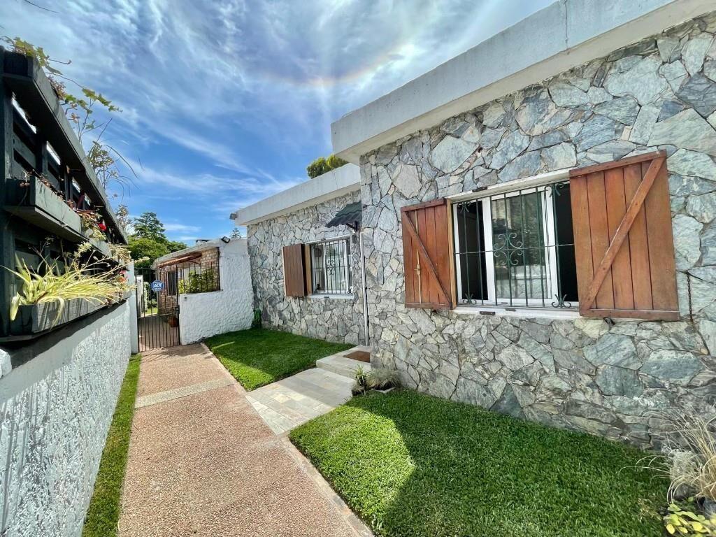 Imperdible Oportunidad, Casita Con Seguridad De Apto.