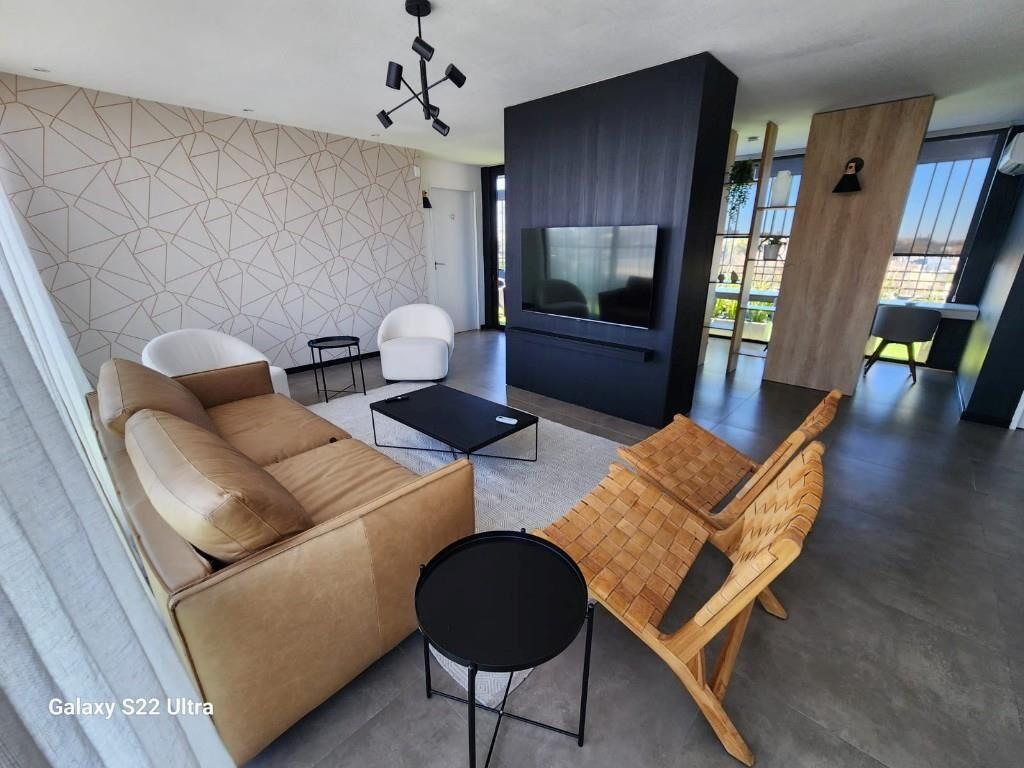 A estrenar c/garaje amplio, muy bajos GC, amenities