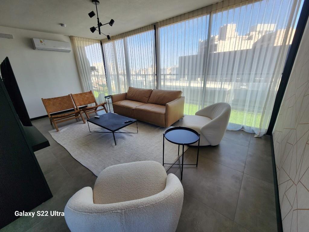 A estrenar c/garaje amplio, muy bajos GC, amenities